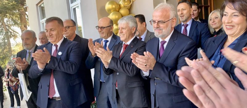 Kolegji Universitar “Qiriazi” kremton “Përvjetorin e Artë”